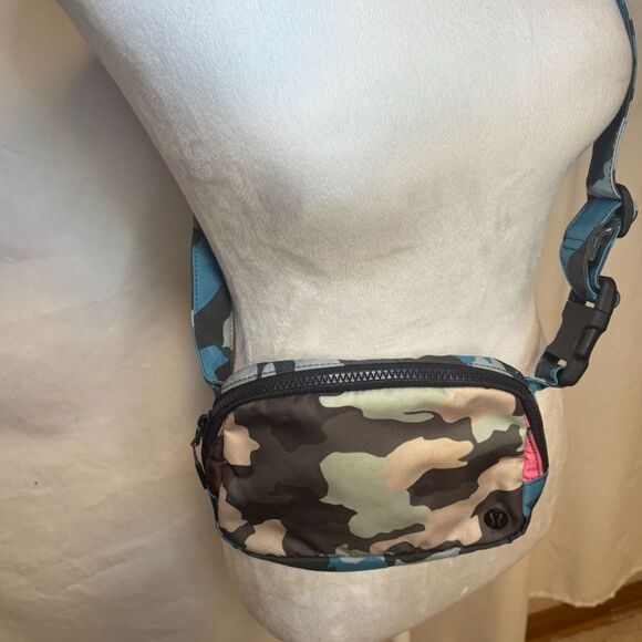 LULULEMON Handbags - LULULEMON Camo Multicolor Fanny Pack Everywhere Belt Bag Heritage Adjustable